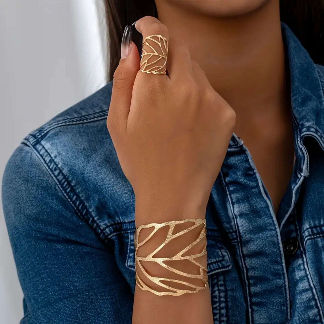 Golden Veil Cuff